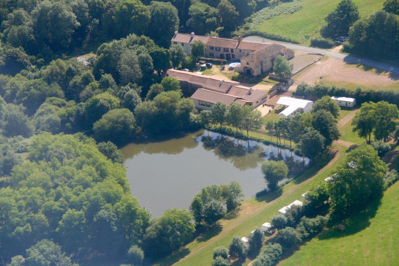 Logis De L'Aubonniere Hotel Chaille-sous-les-Ormeaux ภายนอก รูปภาพ